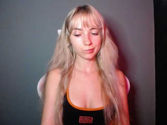 LuciaGlow live cam on BongaCams