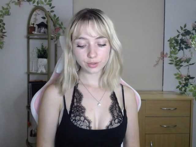 LuciaGlow live cam on BongaCams