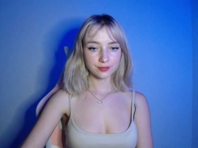 LuciaGlow live cam on BongaCams