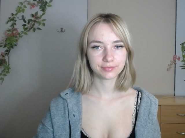 LuciaGlow live cam on BongaCams
