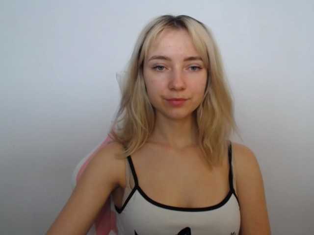 LuciaGlow live cam on BongaCams