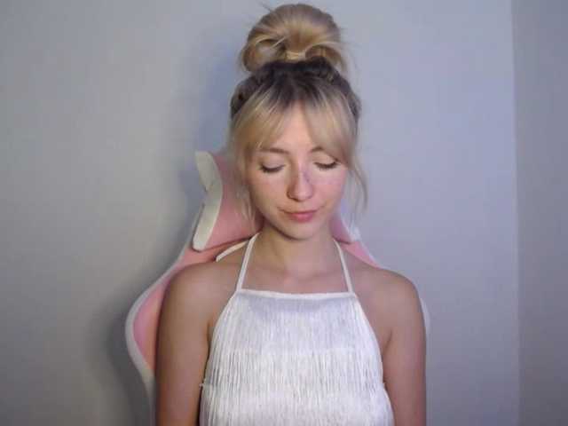LuciaGlow live cam on BongaCams