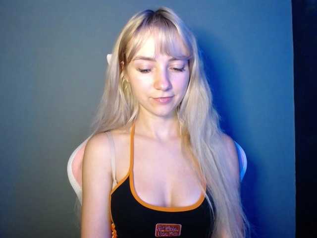 LuciaGlow live cam on BongaCams