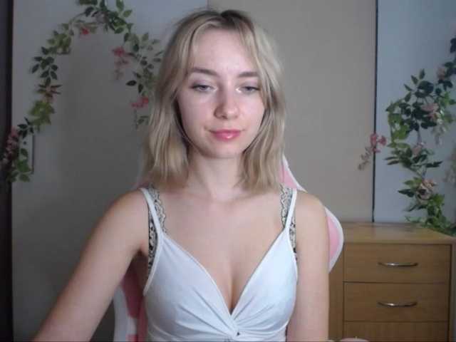 LuciaGlow live cam on BongaCams