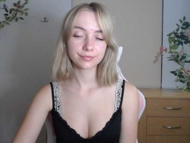 LuciaGlow live cam on BongaCams