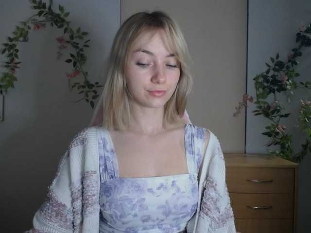 LuciaGlow live cam on BongaCams