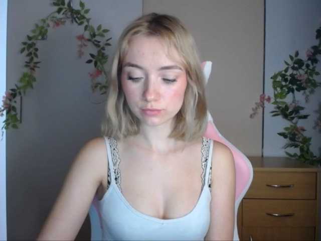 LuciaGlow live cam on BongaCams