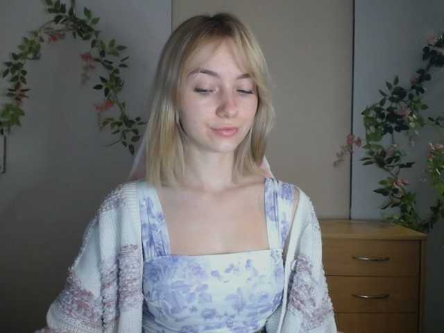 LuciaGlow live cam on BongaCams