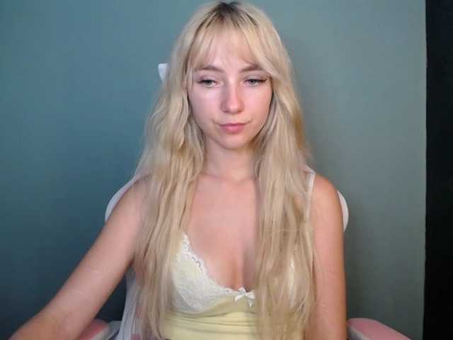 LuciaGlow live cam on BongaCams