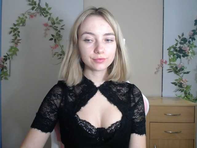 LuciaGlow live cam on BongaCams