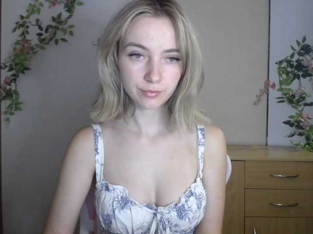 LuciaGlow live cam on BongaCams