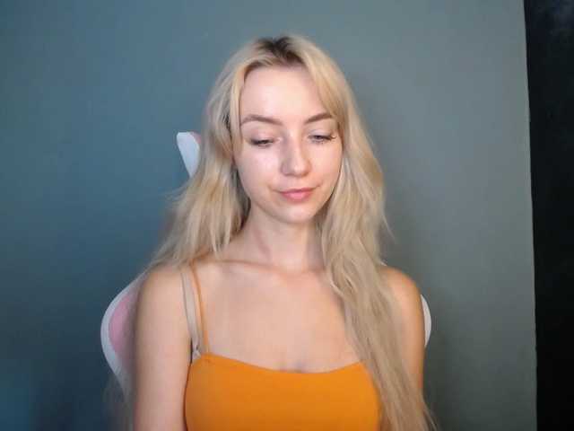 LuciaGlow live cam on BongaCams