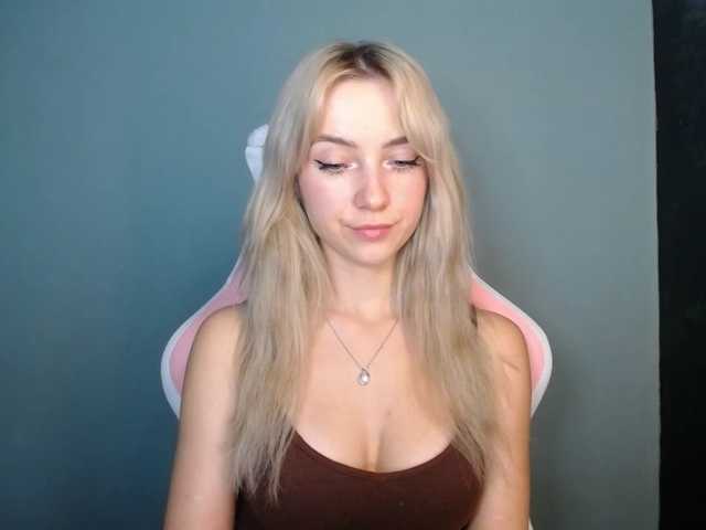LuciaGlow live cam on BongaCams