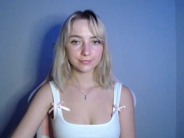 LuciaGlow live cam on BongaCams
