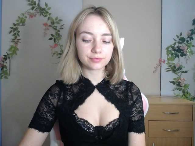 LuciaGlow live cam on BongaCams