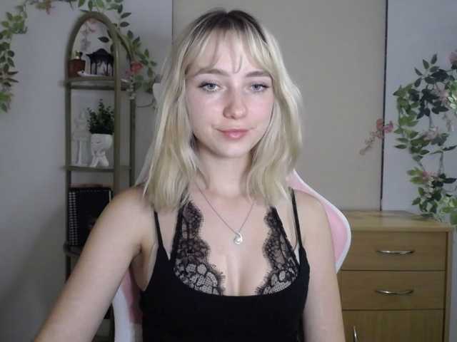 LuciaGlow live cam on BongaCams