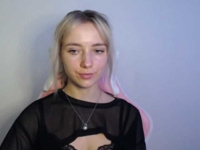 LuciaGlow live cam on BongaCams