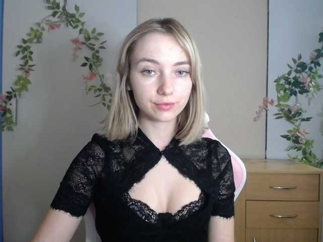 LuciaGlow live cam on BongaCams