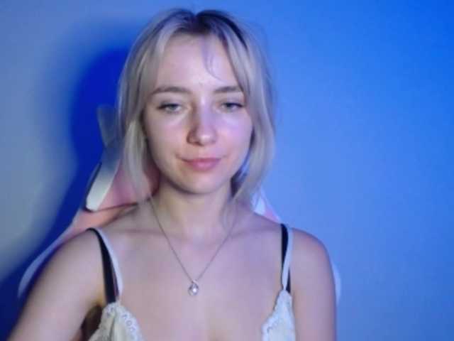 LuciaGlow live webcam show