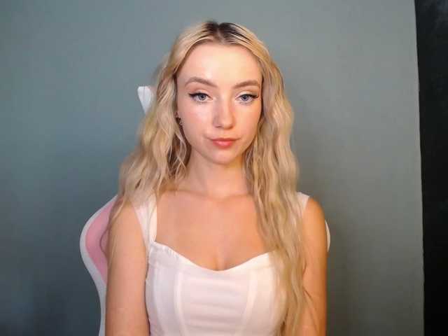 LuciaGlow live cam on BongaCams