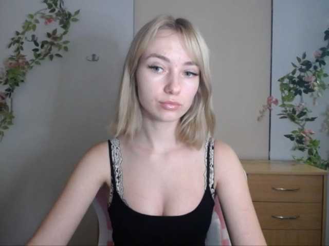 LuciaGlow live cam on BongaCams
