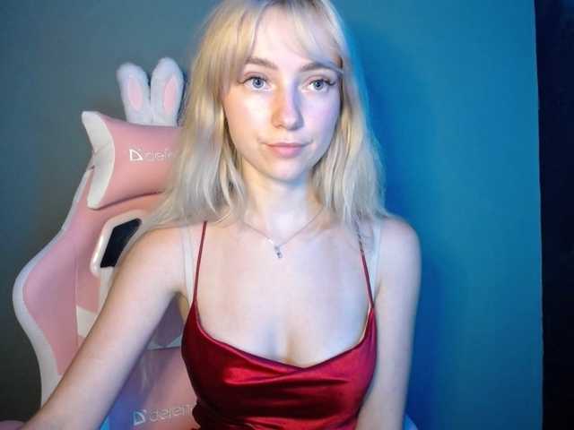 LuciaGlow live cam on BongaCams