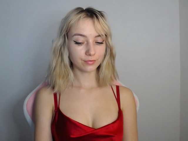 LuciaGlow live webcam show