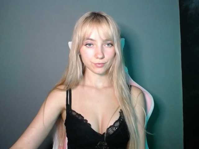 LuciaGlow live cam on BongaCams