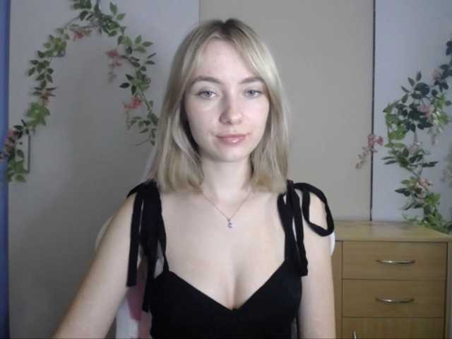 LuciaGlow live cam on BongaCams