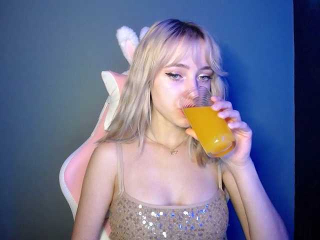LuciaGlow live cam on BongaCams