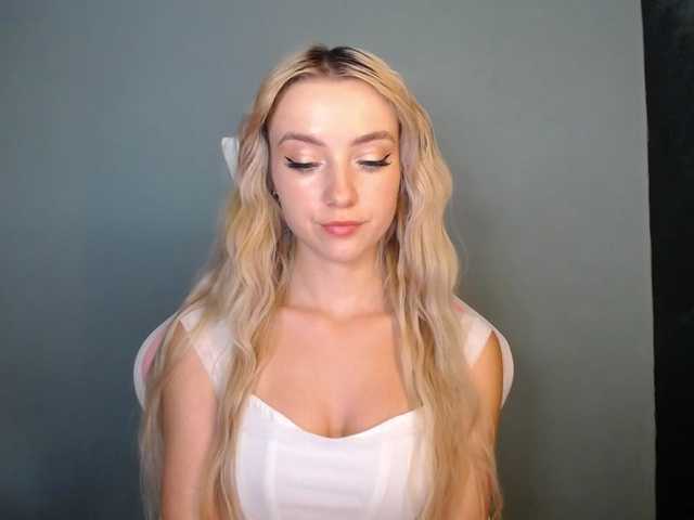 LuciaGlow live cam on BongaCams