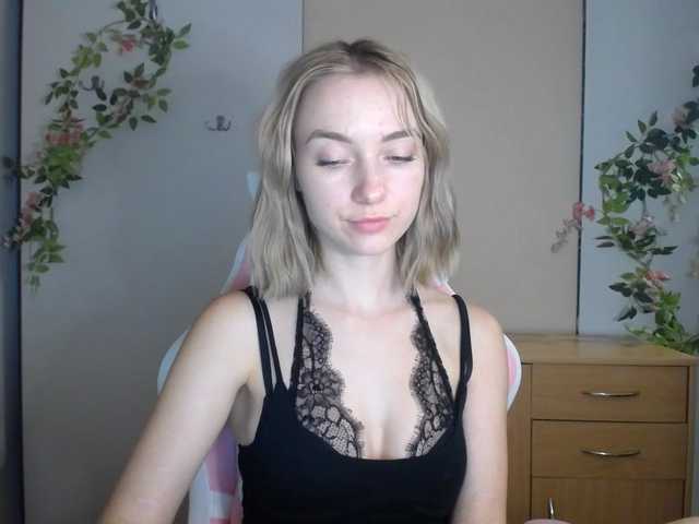 LuciaGlow live cam on BongaCams