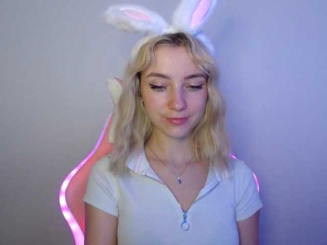 LuciaGlow live cam on BongaCams