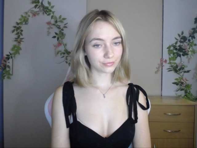 LuciaGlow live cam on BongaCams