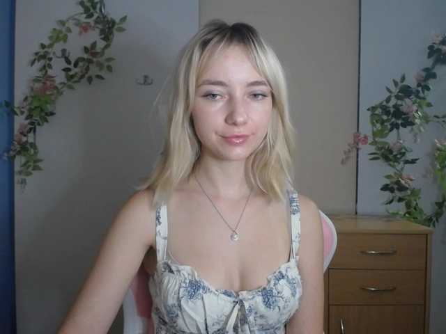 LuciaGlow live cam on BongaCams
