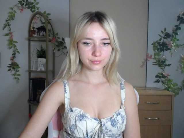 LuciaGlow live cam on BongaCams