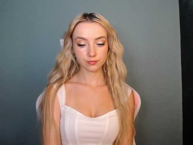 LuciaGlow live cam on BongaCams