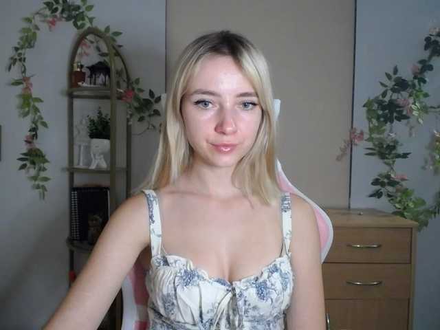 LuciaGlow live cam on BongaCams