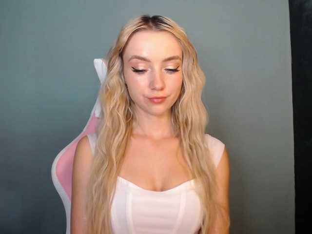 LuciaGlow live cam on BongaCams