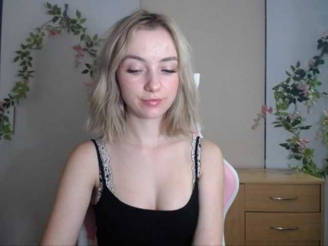 LuciaGlow live cam on BongaCams