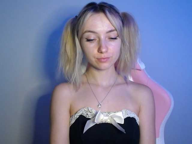 LuciaGlow live cam on BongaCams