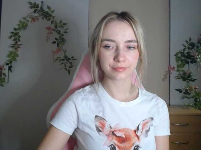 LuciaGlow live cam on BongaCams