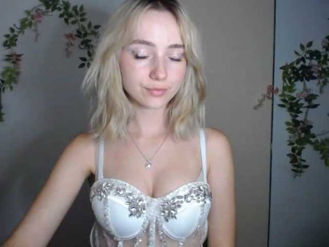 LuciaGlow live cam on BongaCams