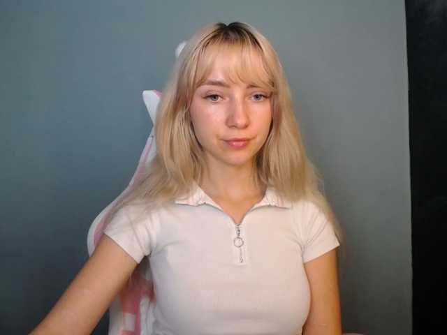 LuciaGlow live cam on BongaCams