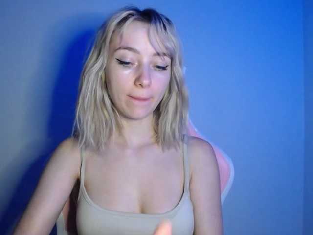 LuciaGlow live cam on BongaCams