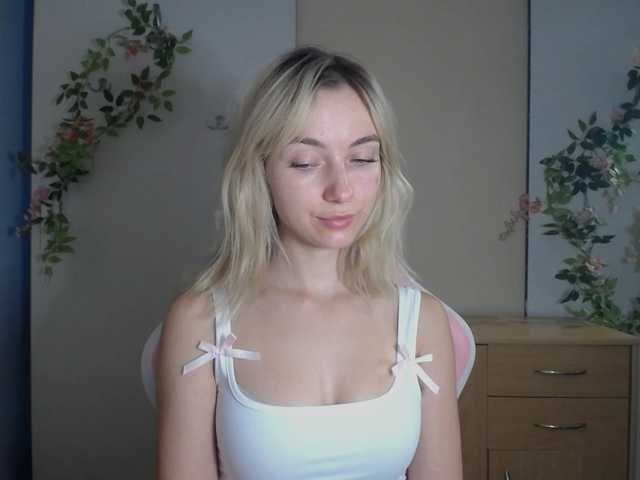 LuciaGlow live cam on BongaCams