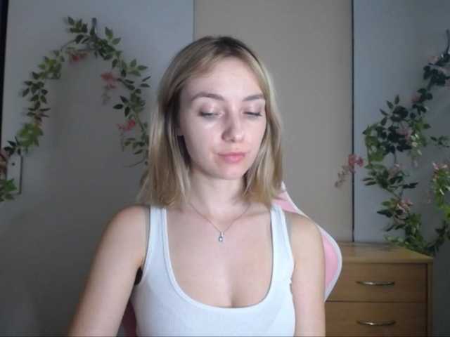 LuciaGlow live cam on BongaCams
