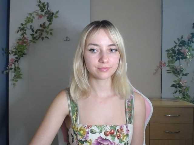 LuciaGlow live cam on BongaCams