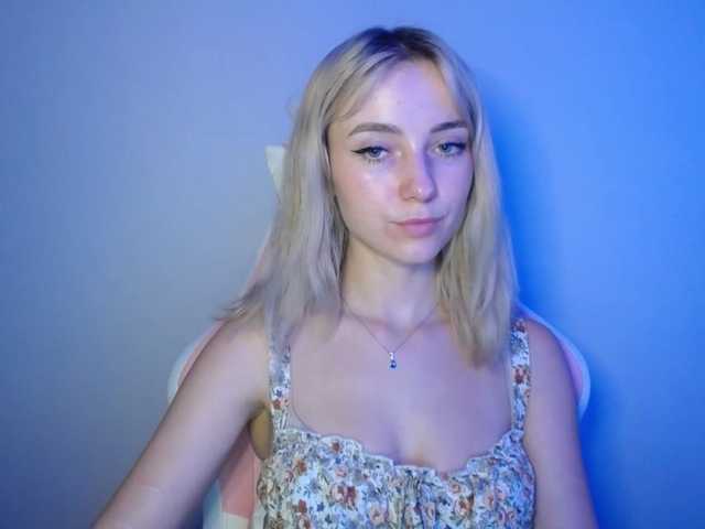 LuciaGlow live cam on BongaCams