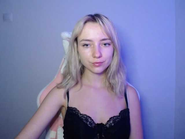 LuciaGlow live cam on BongaCams